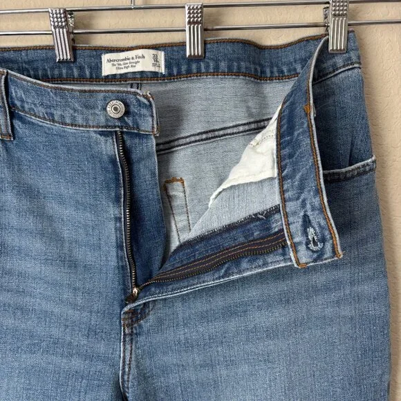 Abercrombie & Fitch 16 The '90s Slim Straight Ultra High Rise Distressed Jeans - Picture 5 of 10